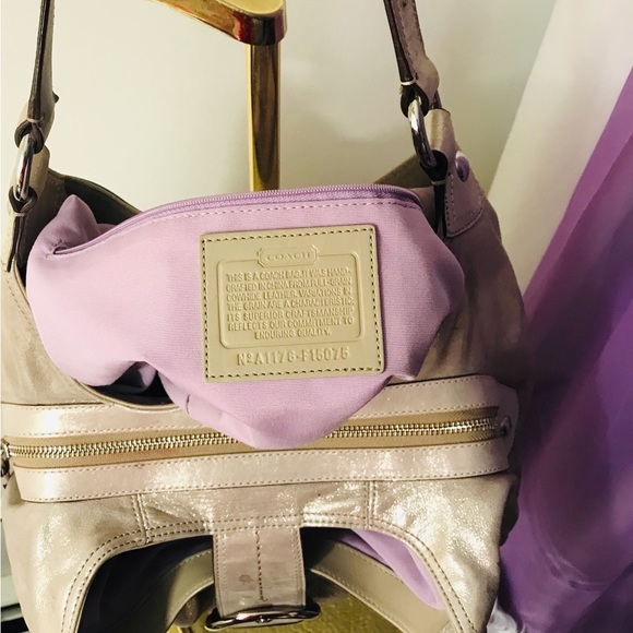 Coach gold metallic soho multi compartment bag - Picture 4 of 7